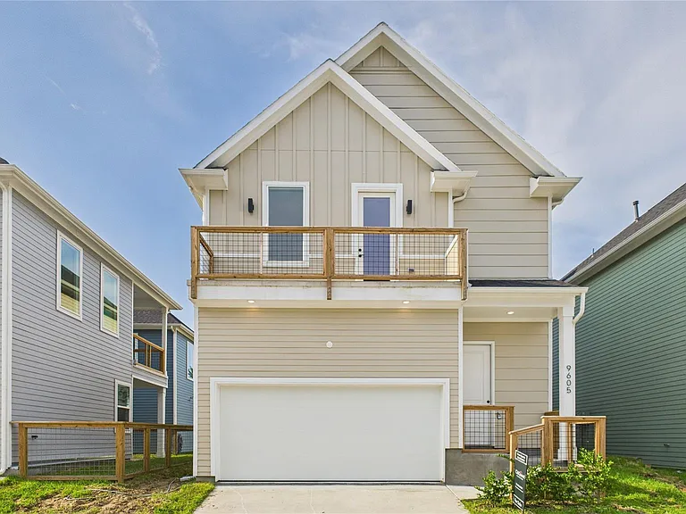 9609 Valeca Dr — Photo 1