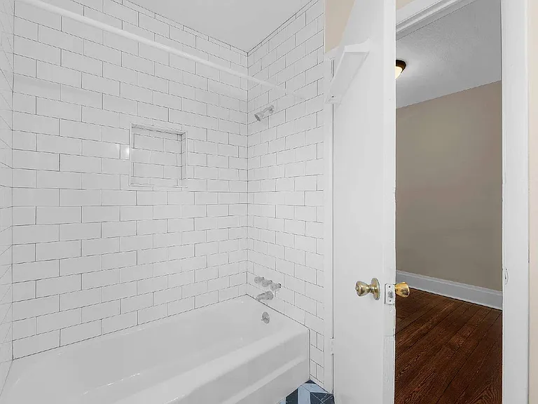 113-115 W Park Ave #113 — Photo 21