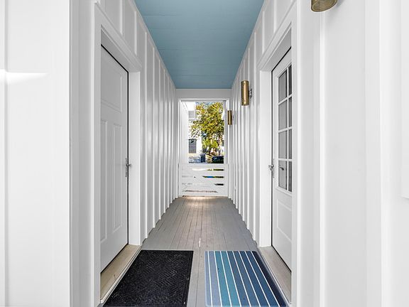 4th image of 35 Anne Ave