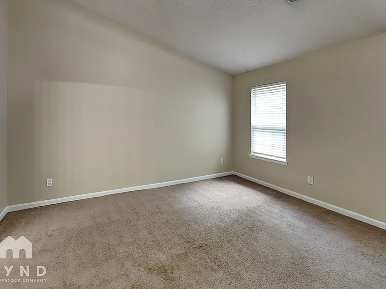 8256 Wynfield Dr — Photo 7