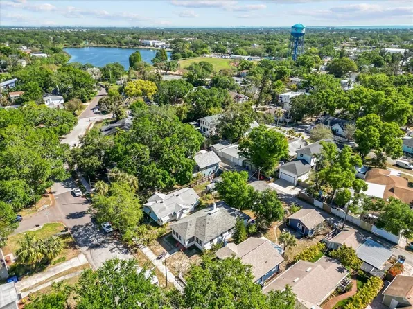 1115 Crescent Lake Dr N, Saint Petersburg, FL 33701