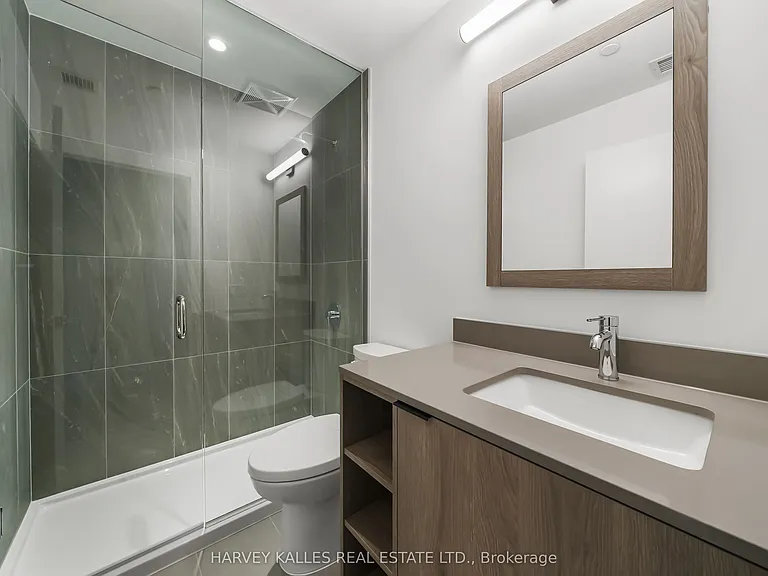 1007 The Queensway #514 — Photo 23