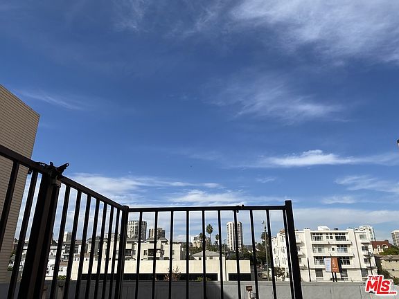 3rd image of 10438 Santa Monica Blvd APT 10