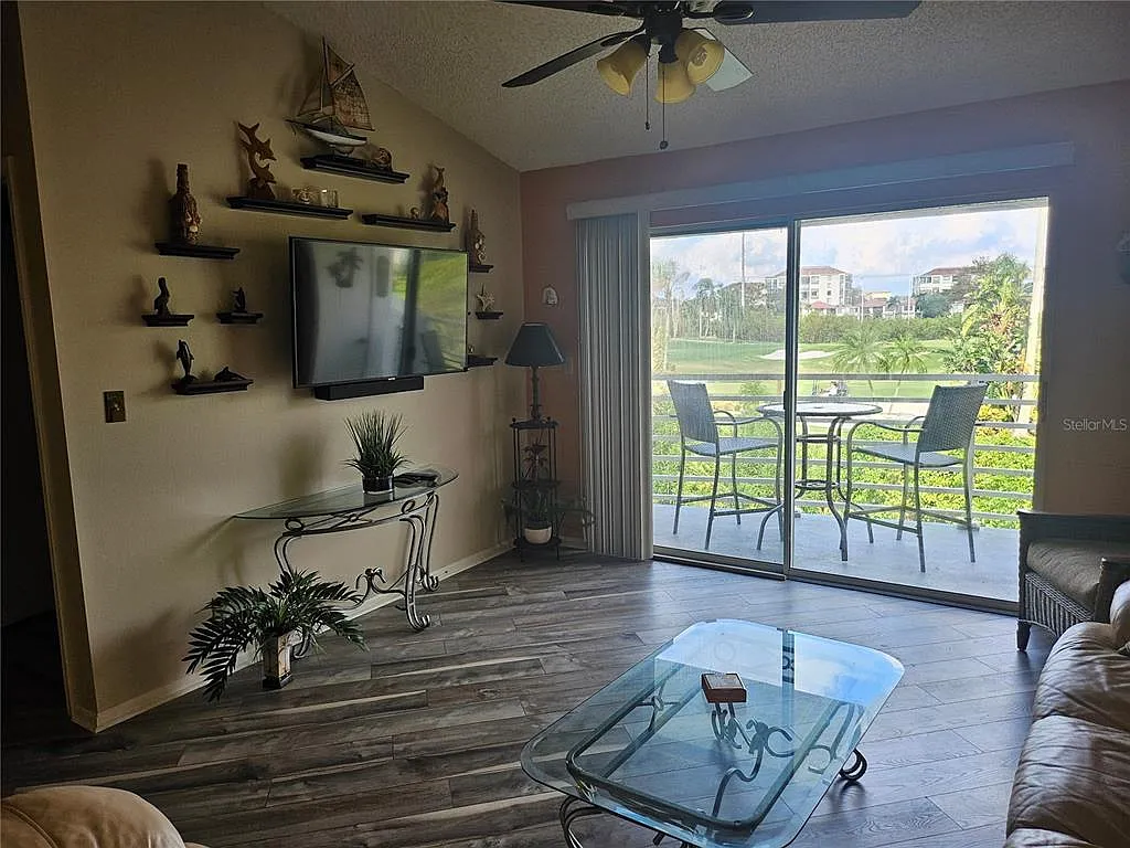 2 bed, 2.0 bath, 1140 sqft, $2,250 — Photo 4