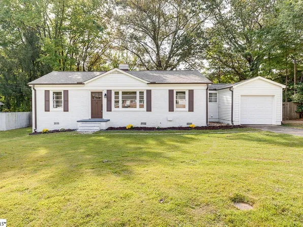 17 Runion Dr, Taylors, SC 29687