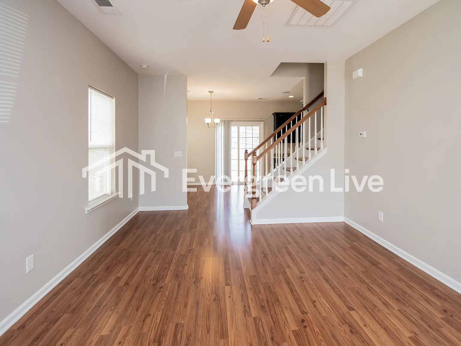3 bed, 2.5 bath, 1400 sqft, $1,695 — Photo 3