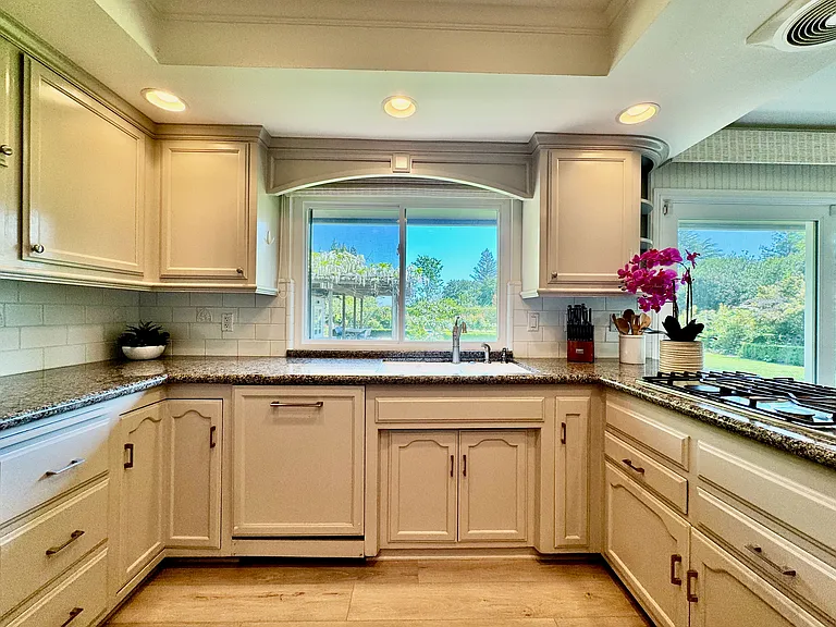 1701 Zinfandel Ln — Photo 8
