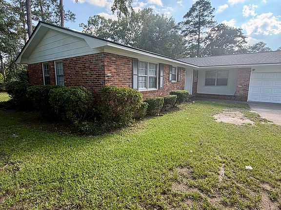 5th image of 1100 Pine Needle Dr