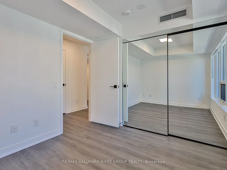 609 Sherbourne St #803 — Photo 16