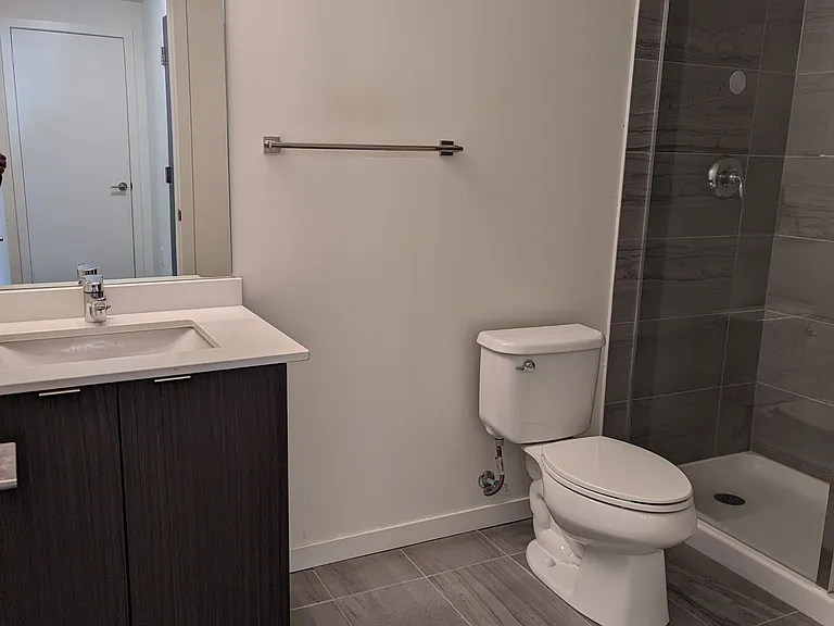 3237 Bayview Ave #901 — Photo 17