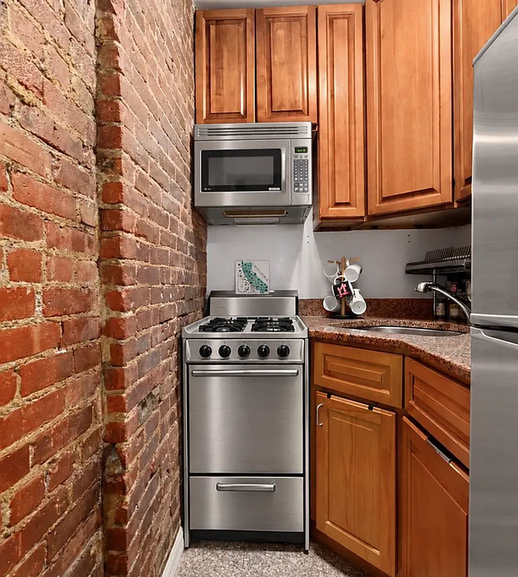 137 West 95th Street — Photo 2