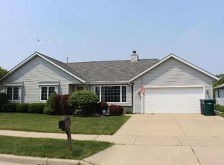 8708 Queensbury Ln, Sturtevant, WI 53177