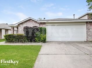 8771 Cove Meadow Ln, Fort Worth, TX 76123