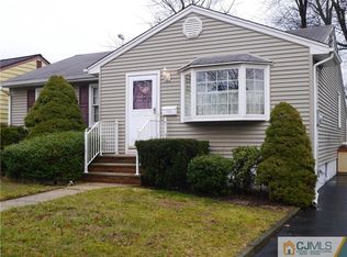 153 Creemer Ave, Iselin, NJ 08830