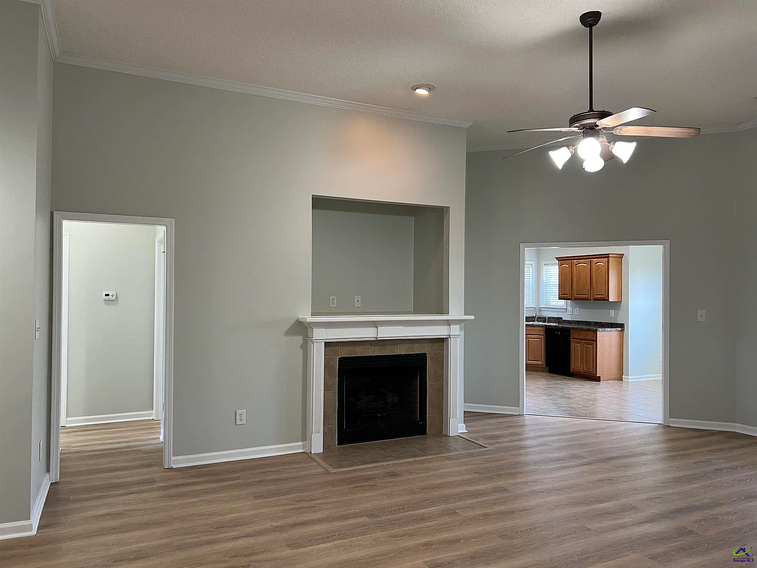 3 bed, 2.0 bath, 1561 sqft, $1,750 — Photo 3