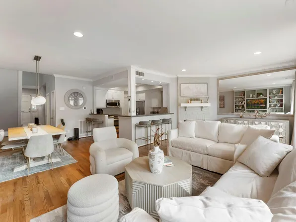 1260 Fountain View Dr #171, Houston, TX 77057