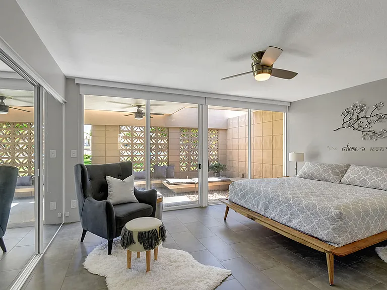 Sandpiper St — Photo 15