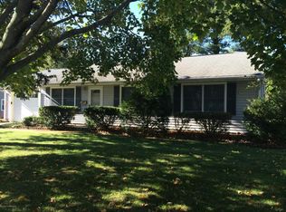 480 Danver Ln, Belford, NJ 07718