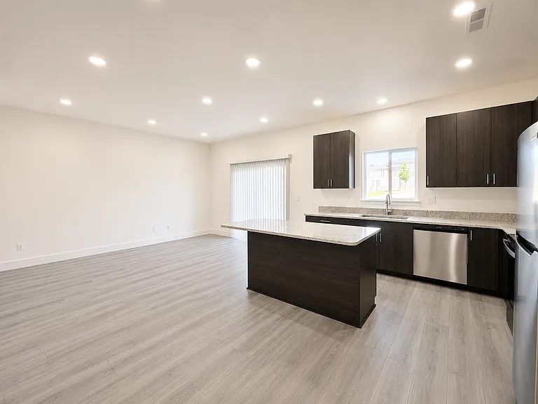 5834 W 40th Ct — Photo 24