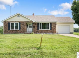 919 S Locust St, Sweet Springs, MO 65351
