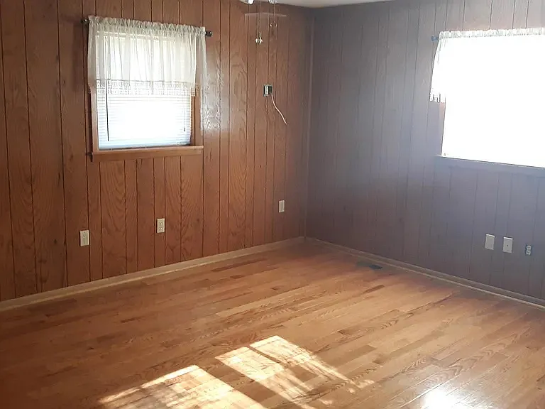 112 Norris Ave — Photo 3