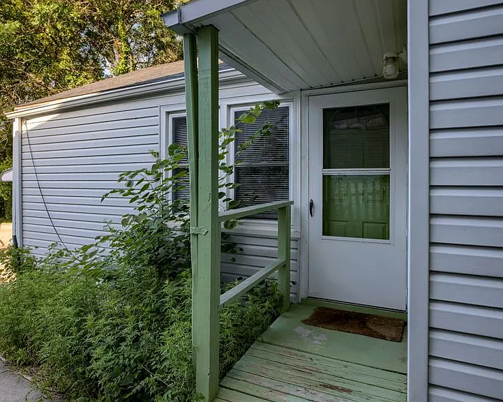 6457 Parker St — Photo 22