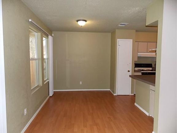 4th image of 2609 Carlow Dr