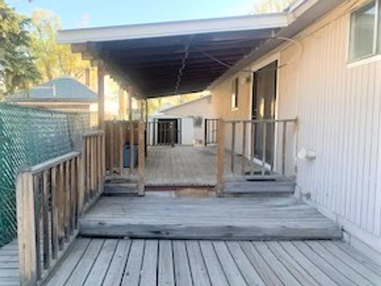 1140 College Ave — Photo 2