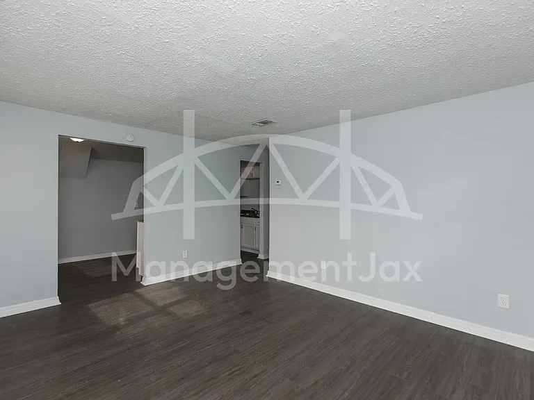 2661 W 25th St — Photo 21