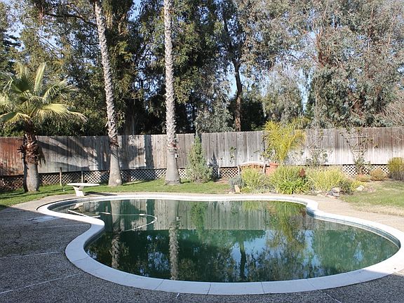 4th image of 115 Sunrock Dr