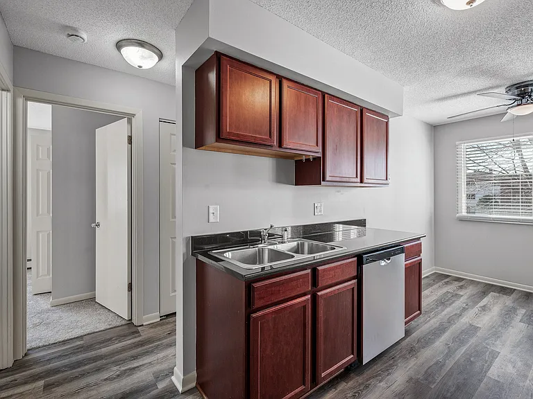 2720 Rosalyn Ct #202 — Photo 4