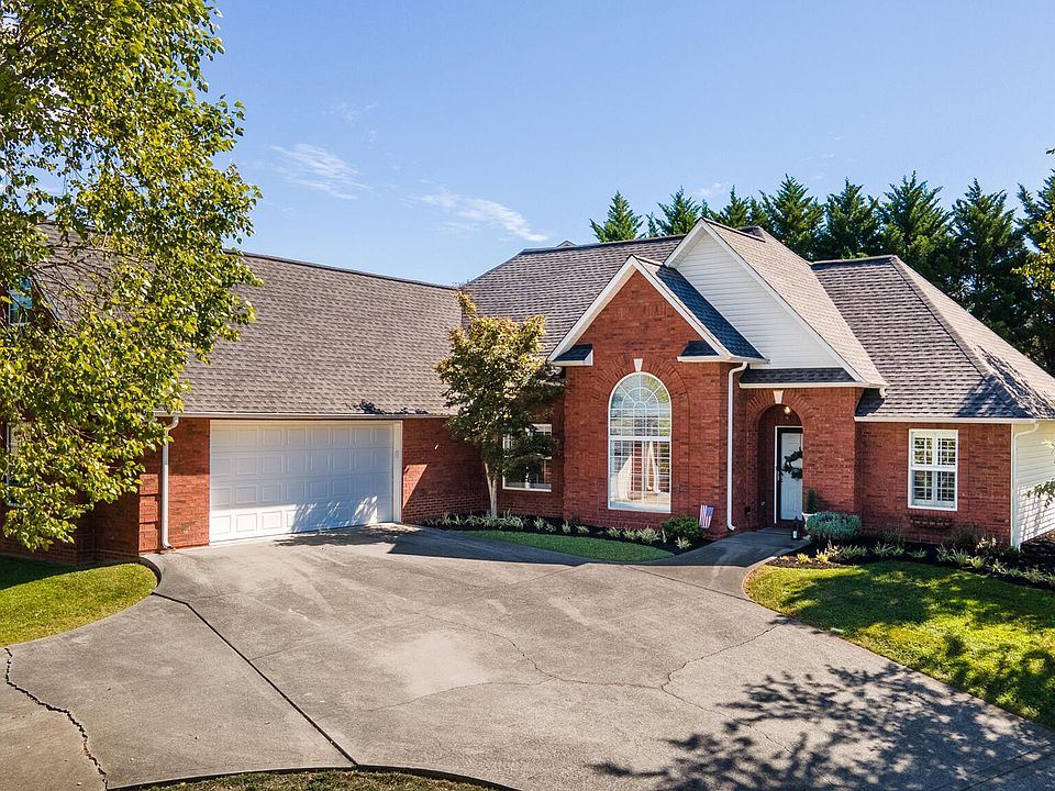 1st image of 2410 Amber Dawn Ln