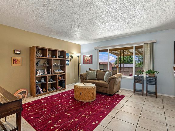 5th image of 5413 Imperial Ct NE