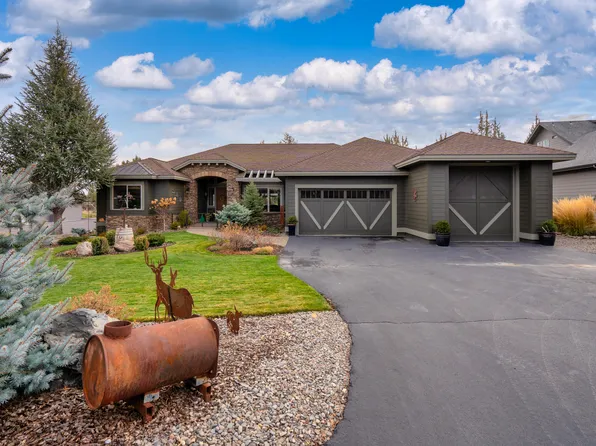910 Cinnamon Teal Dr, Redmond, OR 97756