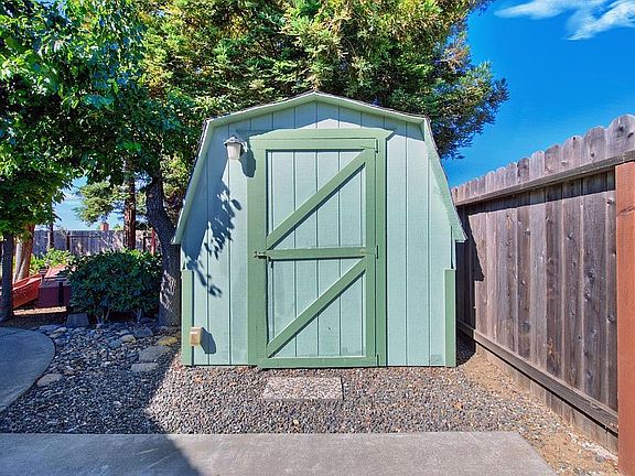 5th image of 3125 Moraga Ct