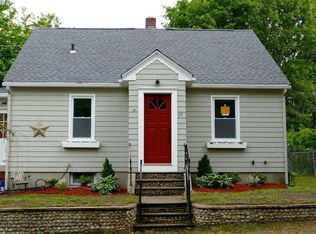 33 Janet Ave, Woonsocket, RI 02895