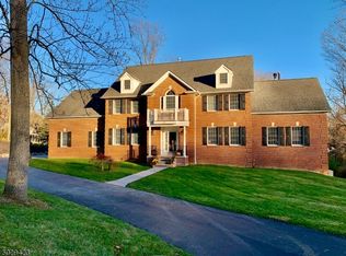 22 Stoneybrook Rd, Long Valley, NJ 07853
