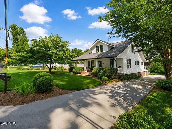 2nd image of 6821 Nubbin Ridge Dr