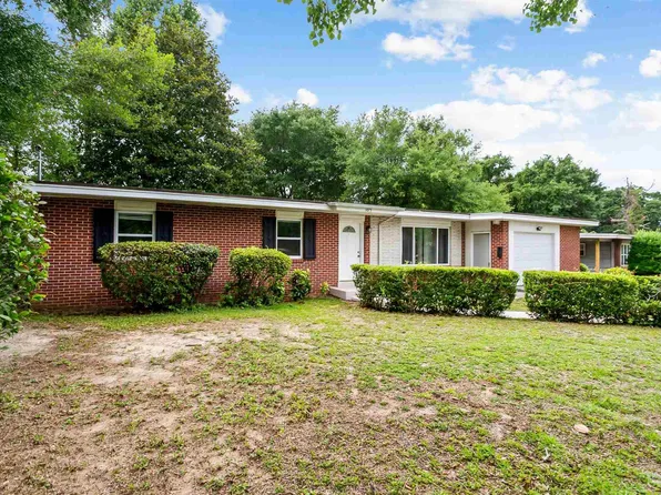 3875 Arbutus Dr, Pensacola, FL 32504