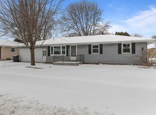 1127 Cedar St, Little Chute, WI 54140