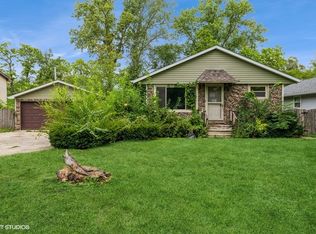 1327 Sunset Dr, Round Lake Beach, IL
