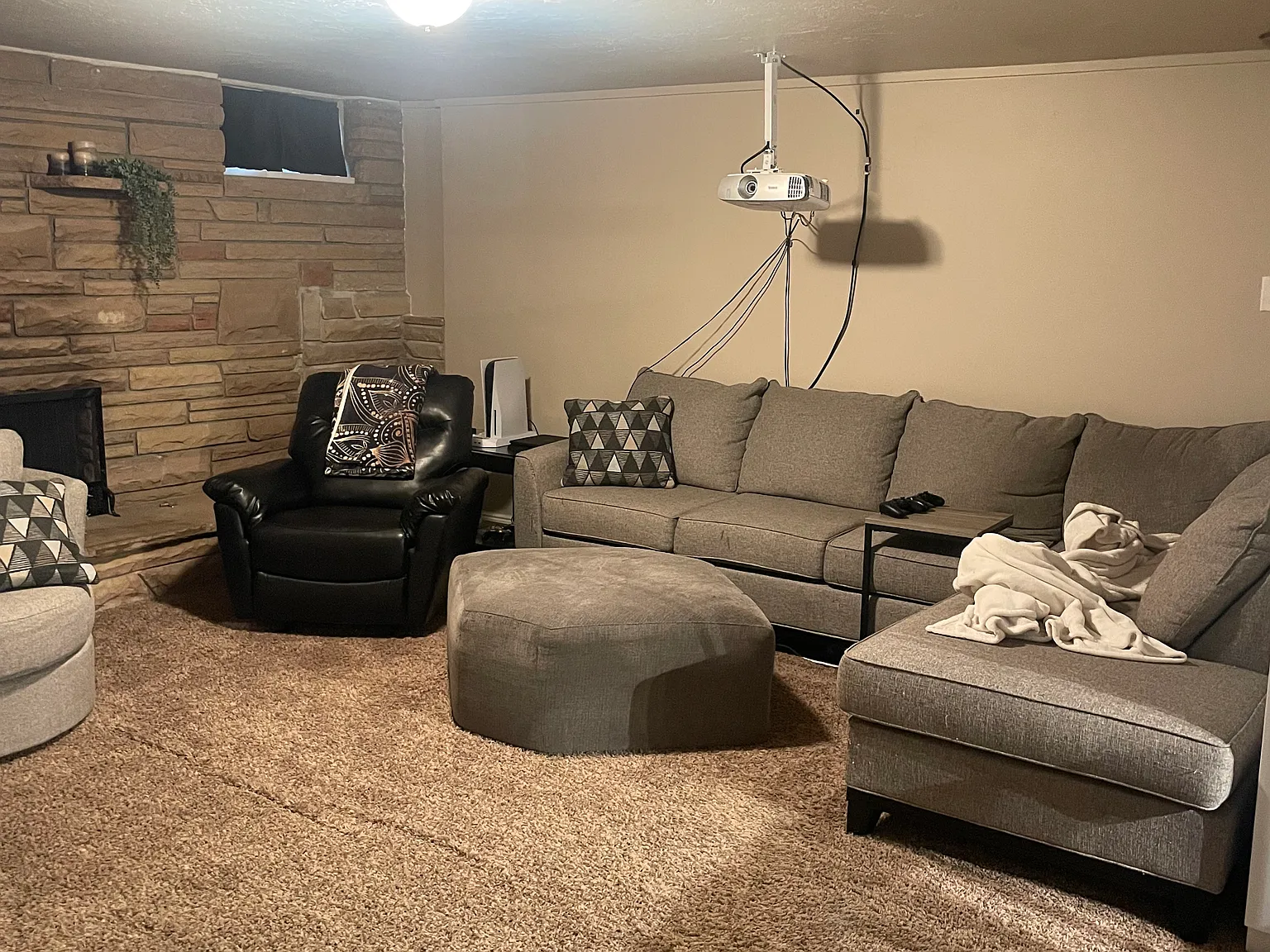 4 bed, 2230 sqft, $750 — Photo 4