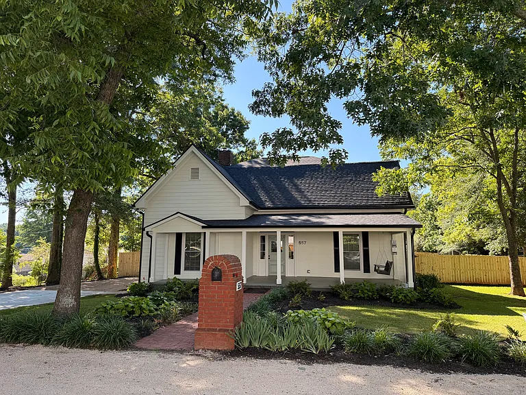 557 Garner St — Photo 1