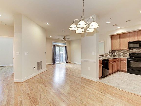 3rd image of 503 King Farm Blvd APT 105