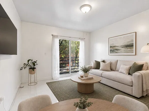 72 Huron St #2A, Brooklyn, NY 11222