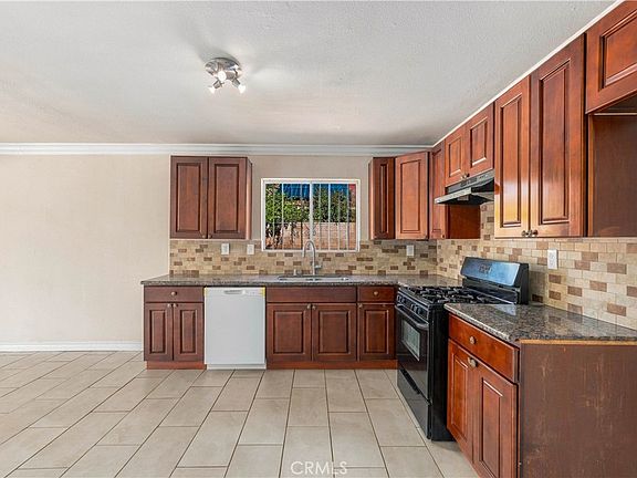 4th image of 9730 Linden Ave