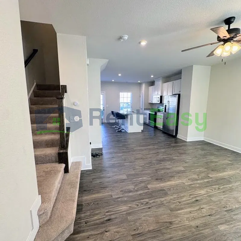 3 bed, 2.5 bath, 1280 sqft, $2,295 — Photo 3