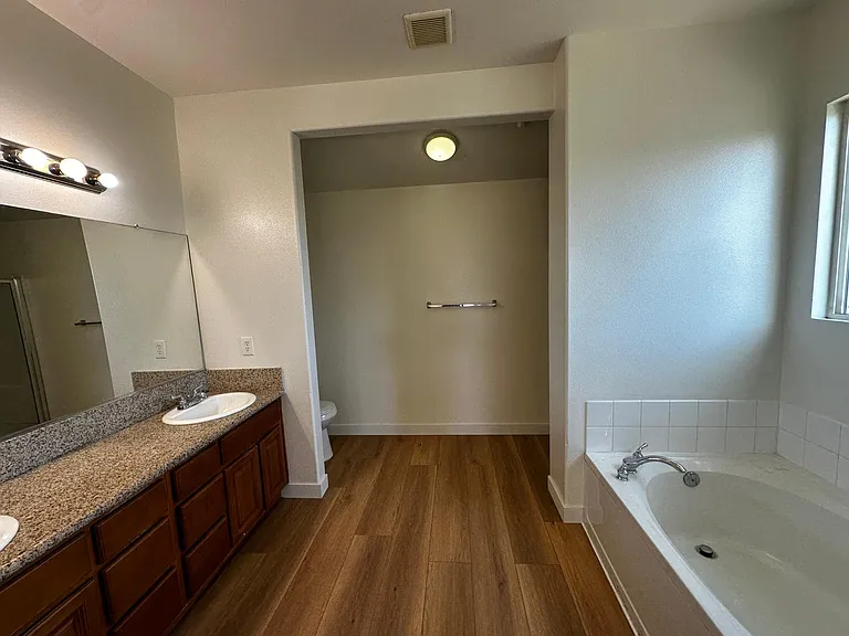 15841 Dianthus St — Photo 18
