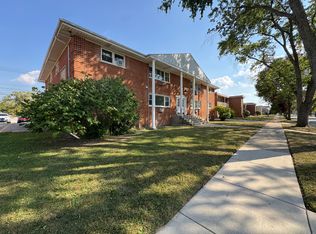 1443 Homestead Rd, La Grange Park, IL 60526