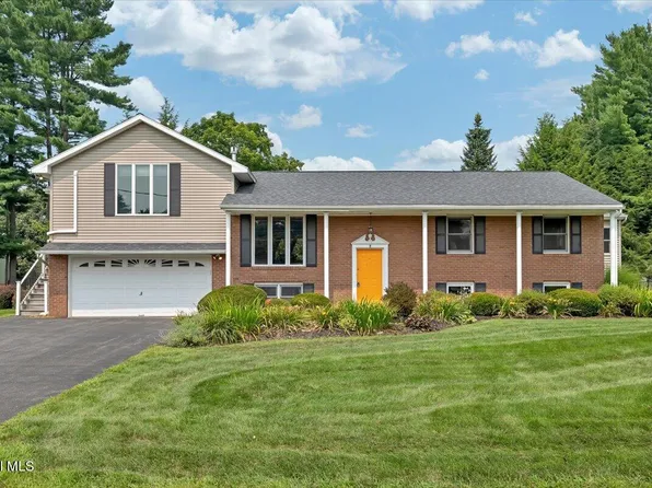 8 Marjorie Drive, Saratoga Springs, NY 12866